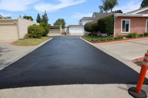 sealcoated asphalt driveway 