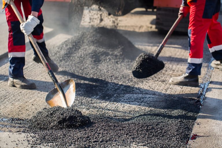 Signs of asphalt damage